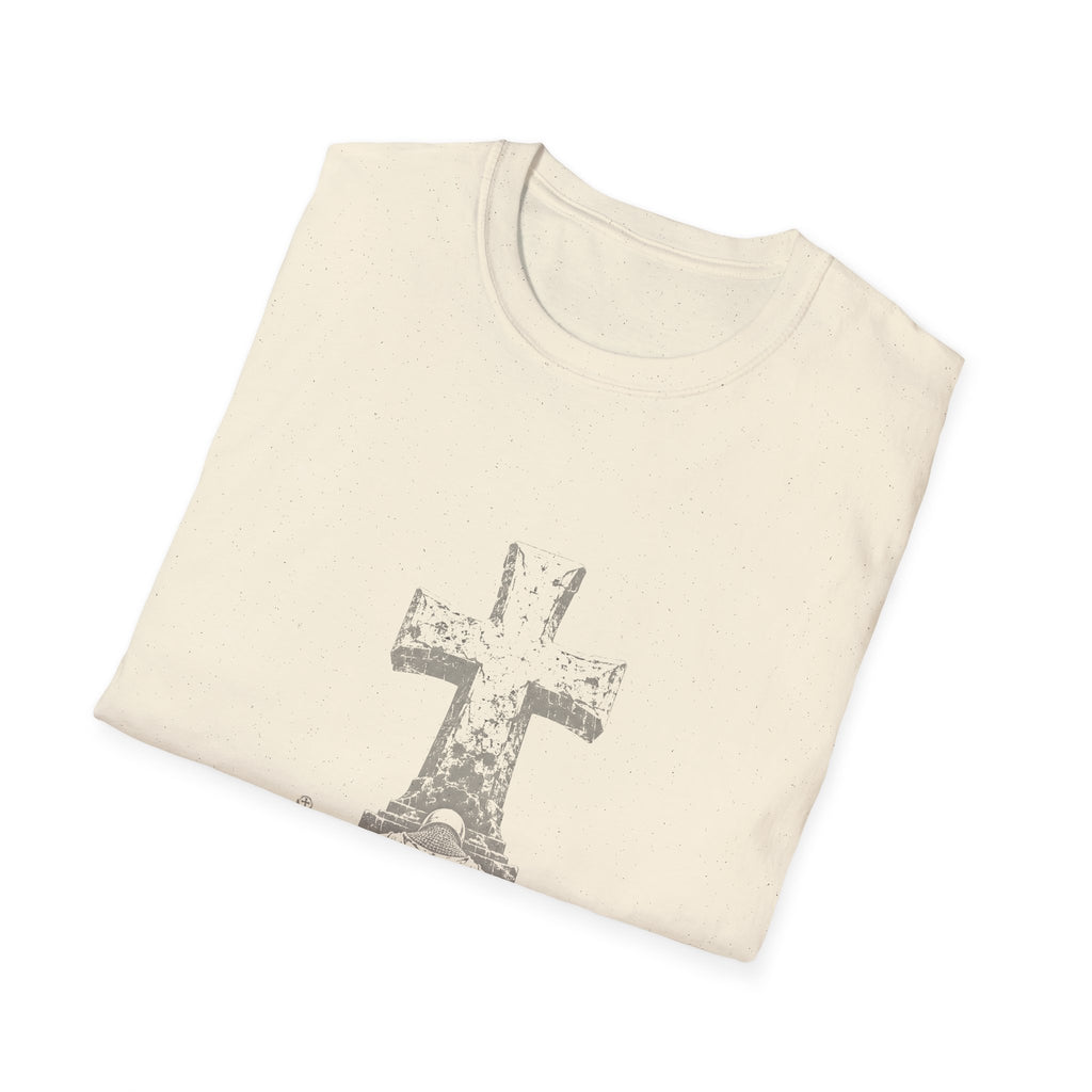 Medieval Crusader Knight Kneeling In Prayer At Cross Christian Warrior Faith T-Shirt