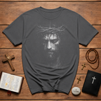 Jesus christ crown of thorns suffering savior portrait for good friday and easter faith reflection T-Shirt