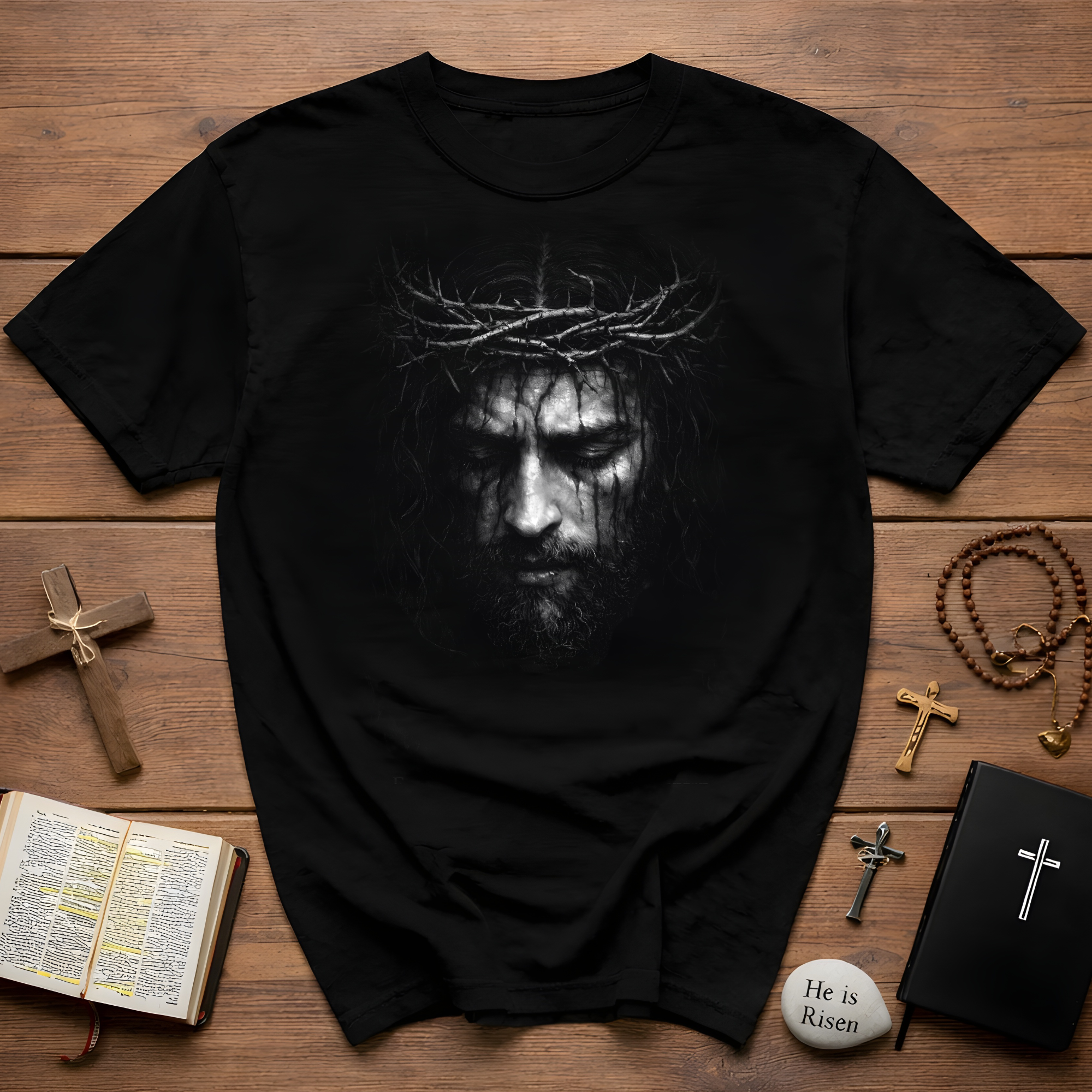 Jesus christ crown of thorns suffering savior portrait for good friday and easter faith reflection T-Shirt