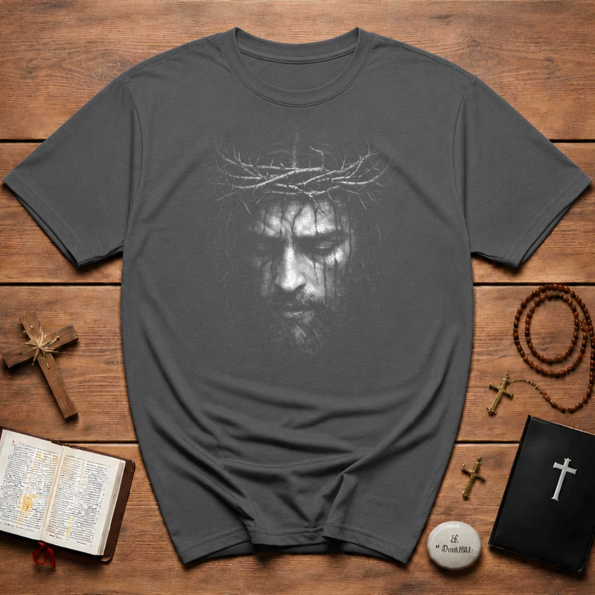 Jesus christ crown of thorns suffering savior portrait for good friday and easter faith reflection T-Shirt