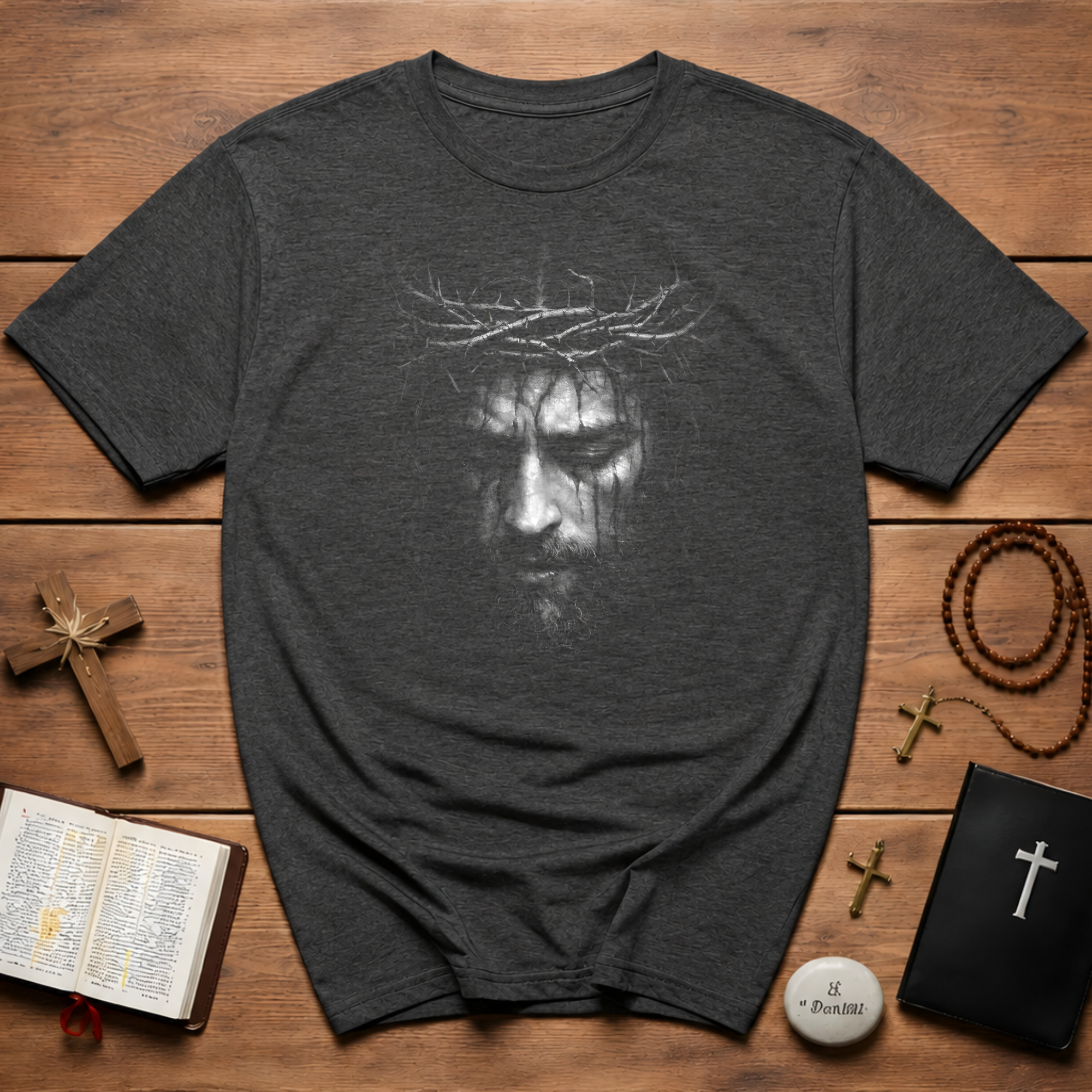 Jesus christ crown of thorns suffering savior portrait for good friday and easter faith reflection T-Shirt