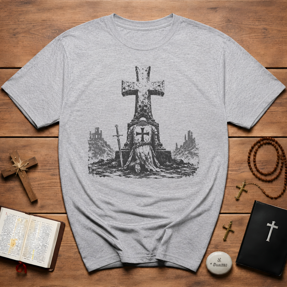 Templar Knight Kneeling In Prayer T-Shirt