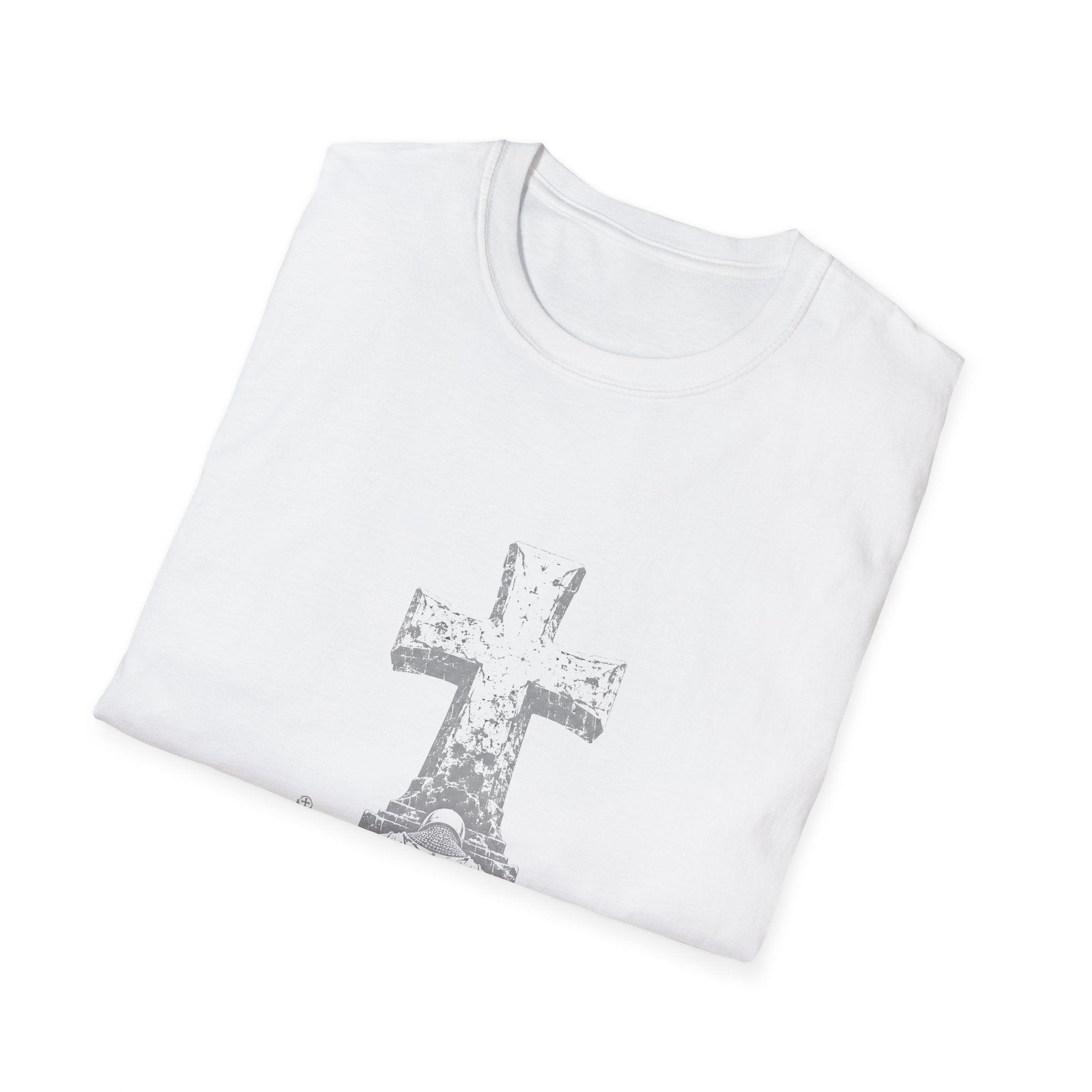 Medieval Crusader Knight Kneeling In Prayer At Cross Christian Warrior Faith T-Shirt